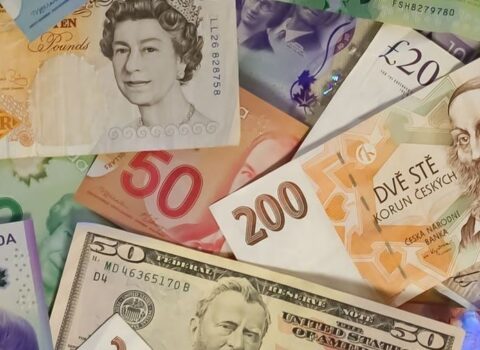 Dünyanın 10 ən zəif valyutası AÇIQLANDI – SİYAHI