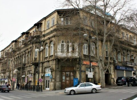 Milyonçu İsa bəy Hacınskinin tikdirdiyi tarixi bina sökülür – FOTO