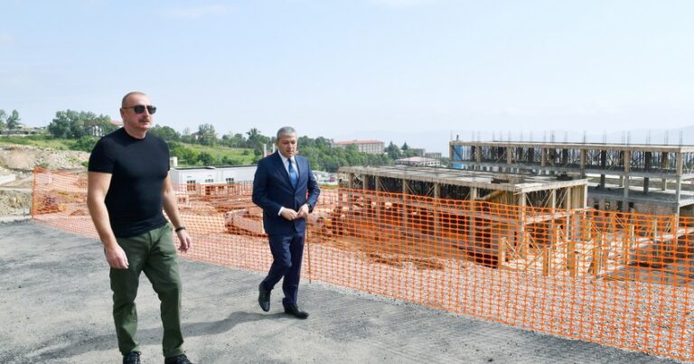 Prezident Şuşa xəstəxanasının tikintisi ilə tanış oldu – FOTOLAR Prezident Şuşa xəstəxanasının tikintisi ilə tanış oldu – FOTOLAR