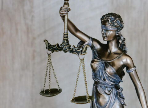 23 nəfəri öldürən şəxsə 900 il həbs cəzası VERİLDİ