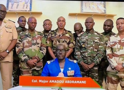 Niger hərbçiləri prezidentin hakimiyyətdən uzaqlaşdırıldığını ELAN ETDİ