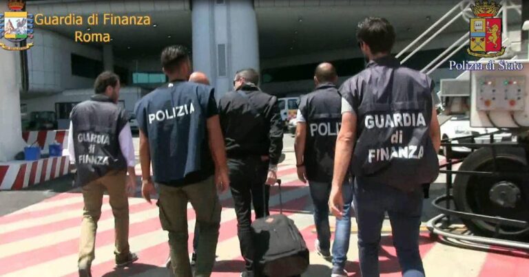 İtaliyada 82 mafioz həbs edildi İtaliyada 82 mafioz həbs edildi
