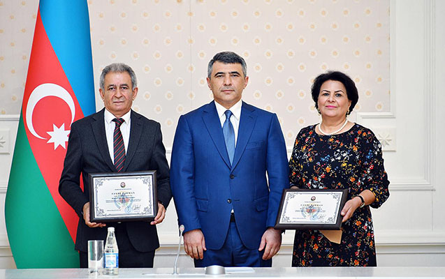 Məhkəmə sədri təqaüdə göndərildi – FOTO Məhkəmə sədri təqaüdə göndərildi – FOTO