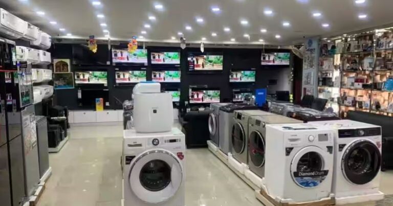 Azərbaycanda məşhur mağazalar şəbəkəsi bağlanır Azərbaycanda məşhur mağazalar şəbəkəsi bağlanır