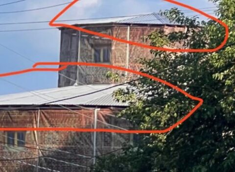Tarixi qalanın damına dəmir şifer vuruldu – AÇIQLAMA