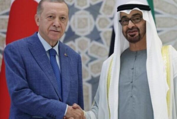 Türkiyə və BƏƏ arasında 13 saziş imzalandı Türkiyə və BƏƏ arasında 13 saziş imzalandı