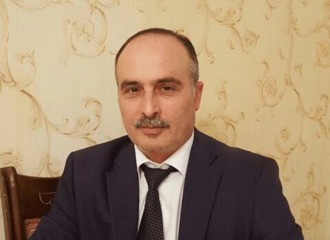 “Hürriyyət”in baş redaktoru Vüqar Məmmədovun cinayət işi üzrə məhkəmə keçirildi