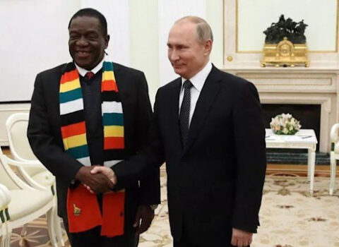 Putin Zimbabve liderinə helikopter hədiyyə etdi
