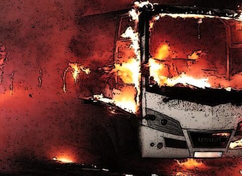 Bakıda sərnişin avtobusu yanaraq kül oldu – VİDEO