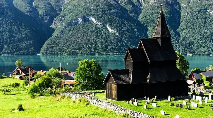 Şiddətli istilər Norveçdə turist bumuna SƏBƏB OLDU Şiddətli istilər Norveçdə turist bumuna SƏBƏB OLDU