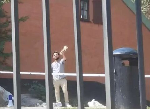 Qurban bayramında “Quran”ı yandıran şəxs bu ölkənin adamı imiş