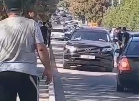 Mingəçevirdə görünməmiş  tıxac: Təcili yardım maşını yolda qaldı – VİDEO