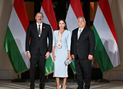 İlham Əliyev və birinci xanım Mehriban Əliyeva Budapeştdə ziyafətdə iştirak ediblər – YENİLƏNİB