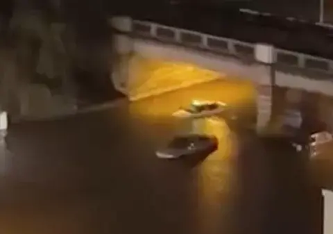 Leysan nəticəsində metro stansiyalarını su basdı – VİDEO