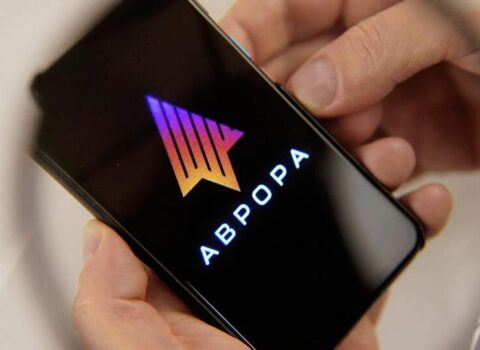 Rusiya dövlət qurumlarında yerli smartfonlar SINAQDAN KEÇİRİLİR
