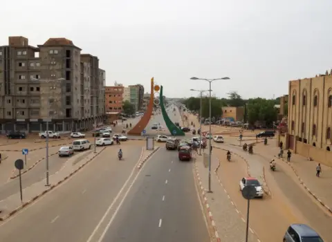 Afrika Birliyi Nigerin təşkilatdakı fəaliyyətini DAYANDIRDI
