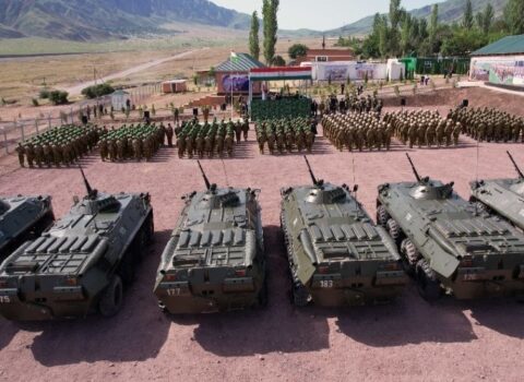 Tacikistan Əfqanıstanla sərhəddəki postlarının sayını ARTIRDI
