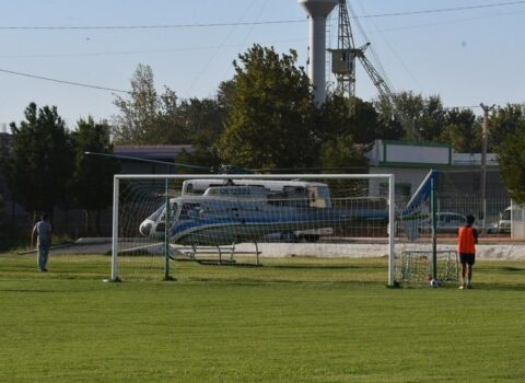 Helikopter stadiona endi: Oyun yarımçıq dayandırıldı