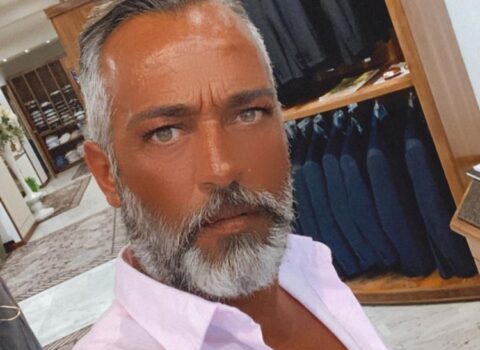 Məşhur milyonçu Bakıya gəlir