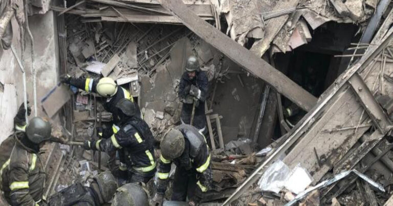 Rusiya Ukraynanın Kupyansk rayonuna zərbələr ENDİRDİ Rusiya Ukraynanın Kupyansk rayonuna zərbələr ENDİRDİ
