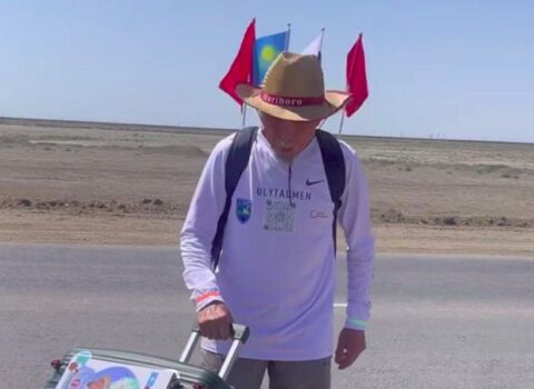 73 yaşlı səyyah dünya rekordu vurmaq NİYYƏTİNDƏDİR