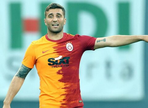 “Qalatasaray” onunla yollarını ayırdı