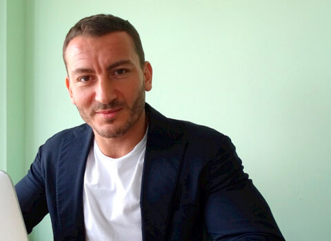 Erməni jurnalist axtarışa verildi – FOTO