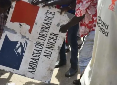 Niger Fransa səfirini ölkədən çıxarır – SƏBƏB