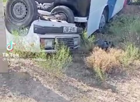Goranboyda avtobusla minik avtomobili toqquşdu: Xəsarət alanlar var