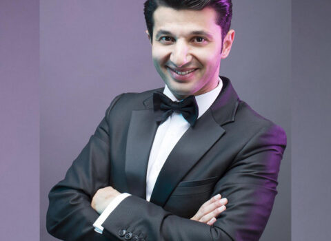 Əməkdar artist “Bentley”si ilə Fransaya getdi – FOTO