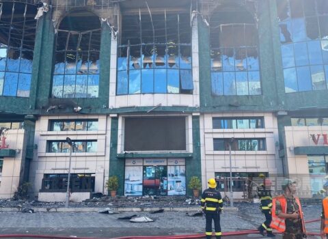 Sumqayıtda “Green house” şadlıq sarayındakı yanğın söndürüldü – VİDEO – YENİLƏNİB-2