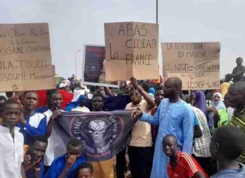 Nigeriyada Fransa əleyhinə etiraz aksiyası keçirildi