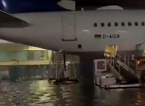 Frankfurt hava limanını su basdı – VİDEO