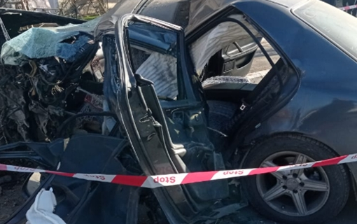 Maşını ağaca çırpdı – Özü ilə bərabər 3 uşaq öldü / YENİLƏNİB Maşını ağaca çırpdı – Özü ilə bərabər 3 uşaq öldü / YENİLƏNİB