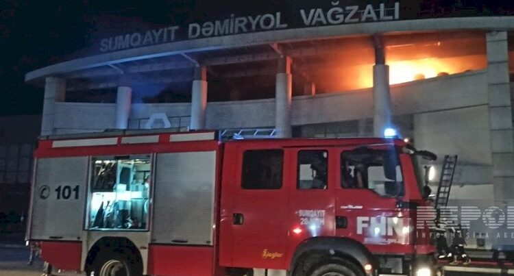 Sumqayıt dəmir yolu vağzalındakı yanğın söndürüldü – VİDEO – YENİLƏNDİ-2 Sumqayıt dəmir yolu vağzalındakı yanğın söndürüldü – VİDEO – YENİLƏNDİ-2