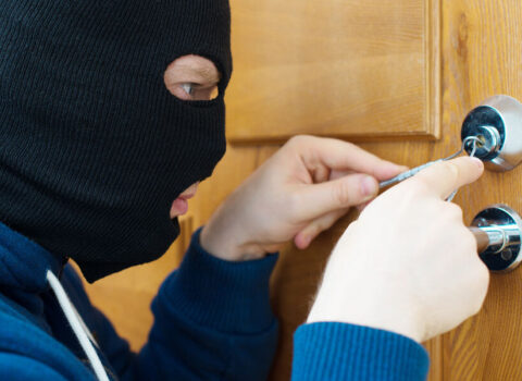 Maraqlı oğurluq hadisəsi: Ev sahibinə məktub yazdılar