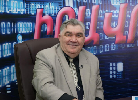 “Sən qorxaq, sən qul, sən ermənisən” ifadəsini çeçenlər deyib” – Erməni yazıçıdan sərsəm açıqlama