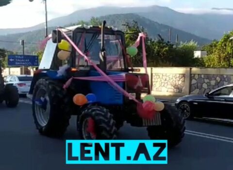 Balakəndə qeyri-adi TOY KARVANI: gəlini traktorla gətirdilər – VİDEO