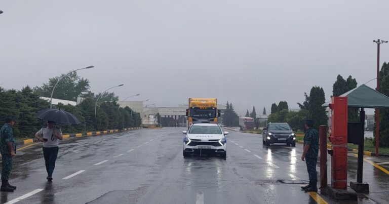 Rusiya Qarabağda yaşayan ermənilərə yardım göndərir Rusiya Qarabağda yaşayan ermənilərə yardım göndərir