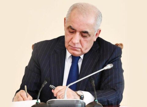 Baş nazir milli valyuta ilə bağlı qərar İMZALADI