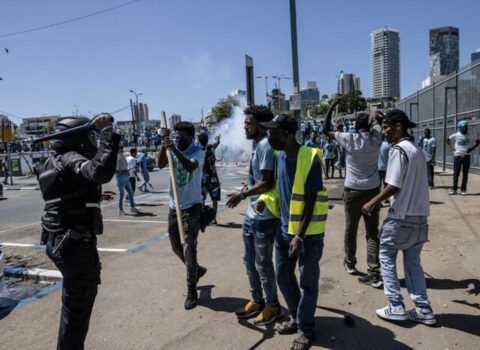 İsraildə eritreyalı mühacirlərlə polis arasında TOQQUŞMA: 160 nəfər YARALANDI