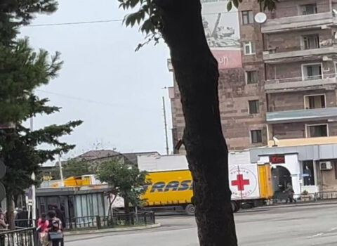 Rusiya Qırmızı Xaç Komitəsinin yük avtomobili Xankəndinə ÇATDI