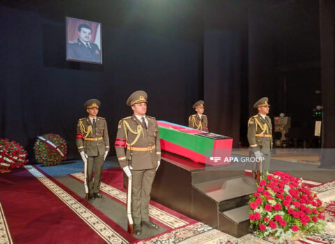 Milli Qəhrəman Riad Əhmədovla vida mərasimi keçirilir – FOTO