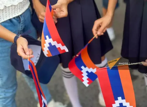 Ermənilər Kaliforniyada etiraz aksiyası keçirirlər