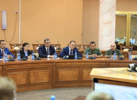 “Ermənistan hökuməti açıq-aydın odla oynayır” – “Hraparak”