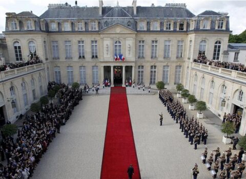 Fransanın dövlət katibi istefa verdi