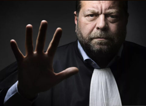 Fransada bir ilk: Hazırkı ədliyyə naziri mühakimə olunur