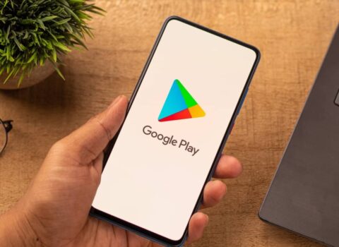“Google Play” və “App Store”a daxil olma problemləri aradan qaldırıldı