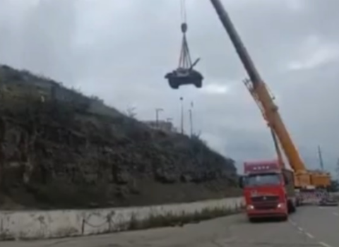 Ermənilərin “qələbə” simvolu olan tankın götürülmə anı – VİDEO