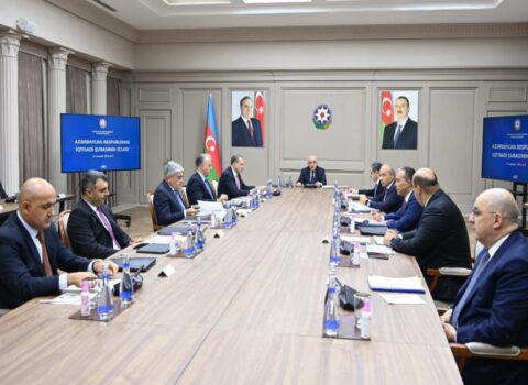 Əli Əsədov İqtisadi Şuranın iclasını keçirdi